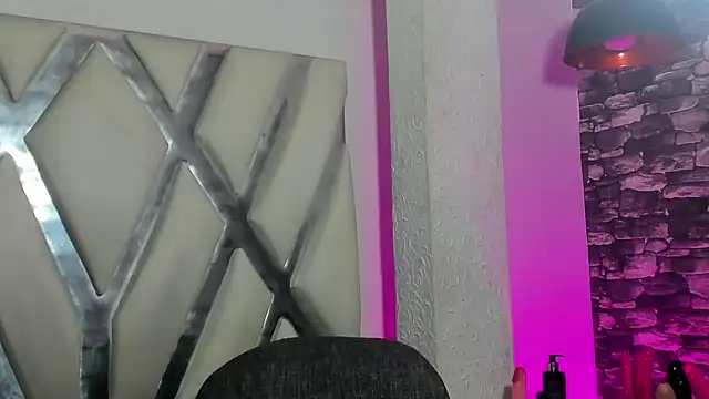 Snapshot of Trinna_harperr chatting on 8, 1, 2025 Trinna harperr online show from 8, 1, 2025