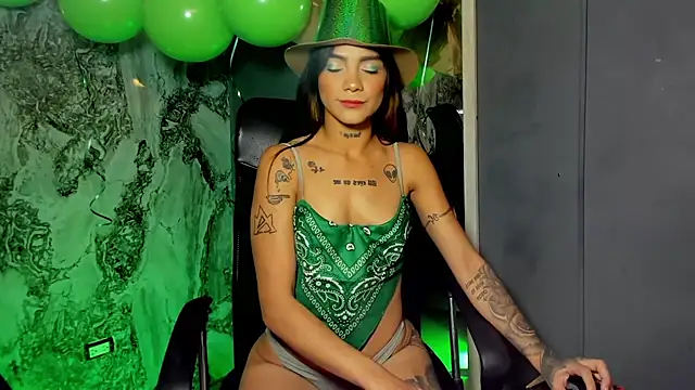 Snapshot of Trinna_harperr chatting on 17, 3, 2025 Trinna harperr online show from 17, 3, 2025