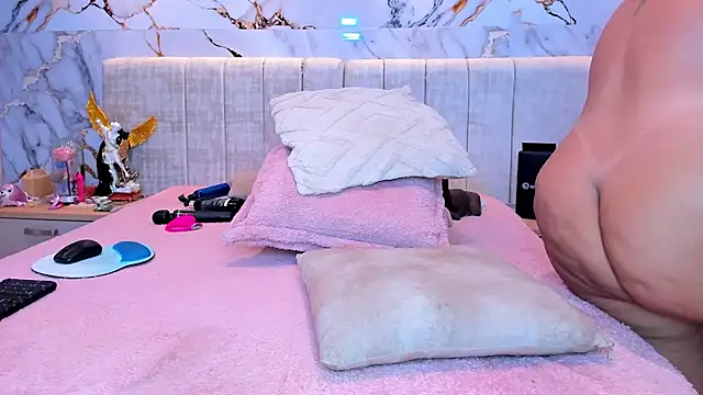 kiana cream online show from 14, 3, 2026