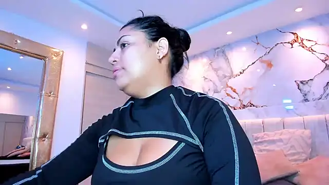 kiana cream online show from 10, 4, 2026