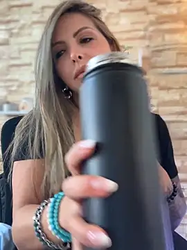  Abril-Office1 online show from 4, 11, 2025