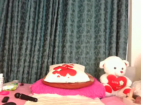 Pretty-shally online show from 5, 3, 2025