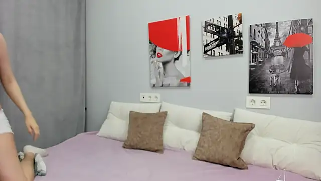 Tiny JuJu online show from 4, 6, 2026