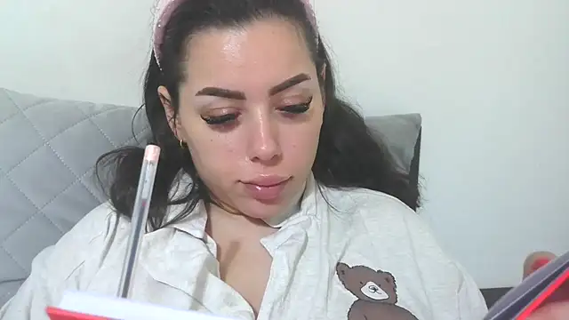 Snapshot of LovelyJulliette chatting on 9, 2, 2026 LovelyJulliette online show from 9, 2, 2026