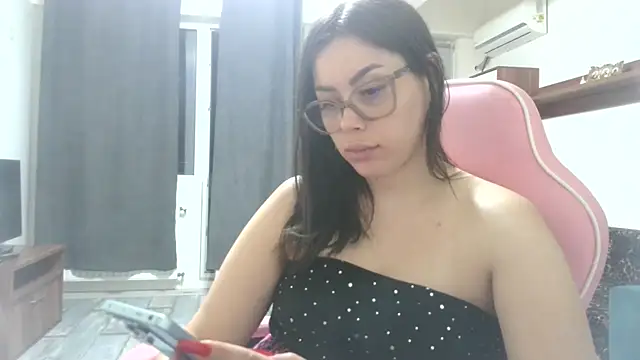 LovelyJulliette online show from 1, 6, 2026