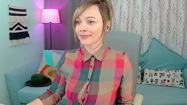 Snapshot of NandiSmile chatting on 3, 11, 2025 NandiSmile online show from 3, 11, 2025