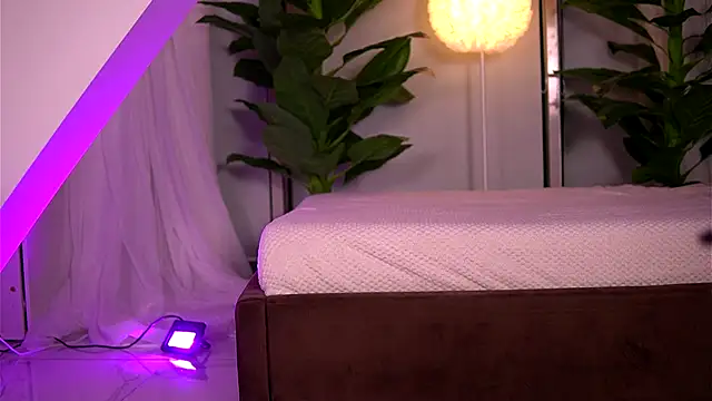 KaylaBray online show from 25, 10, 2025