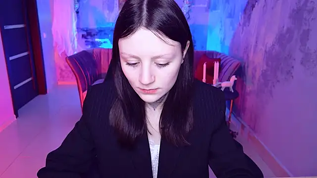 VeliraBraitberg online show from 18, 12, 2024