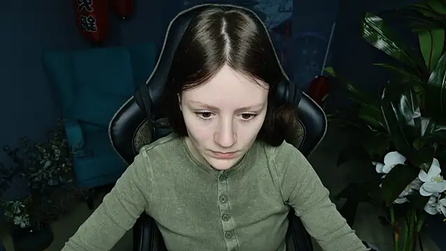 VeliraBraitberg online show from 5, 3, 2025