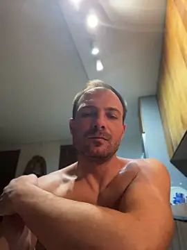 Snapshot of Adventurehotman chatting on 24, 4, 2026 Adventurehotman online show from 24, 4, 2026