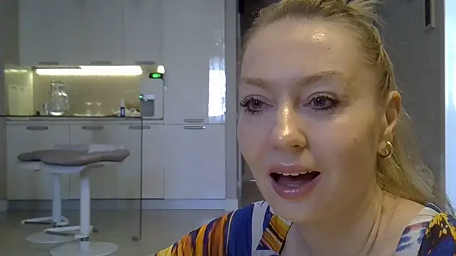 ZarinaSwift online show from 25, 2, 2026