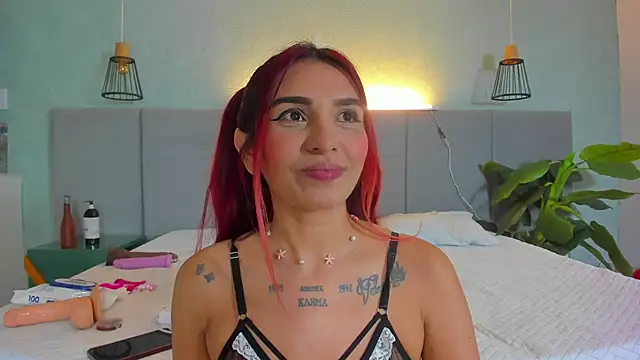 Snapshot of LiaVelez chatting on 15, 2, 2025 LiaVelez online show from 15, 2, 2025