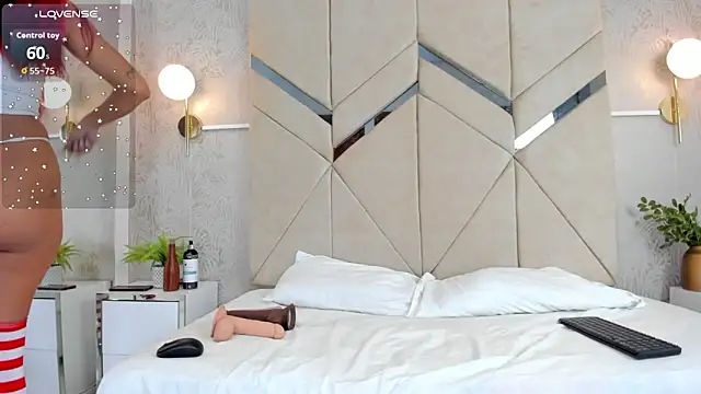 Snapshot of LiaVelez chatting on 15, 10, 2025 LiaVelez online show from 15, 10, 2025