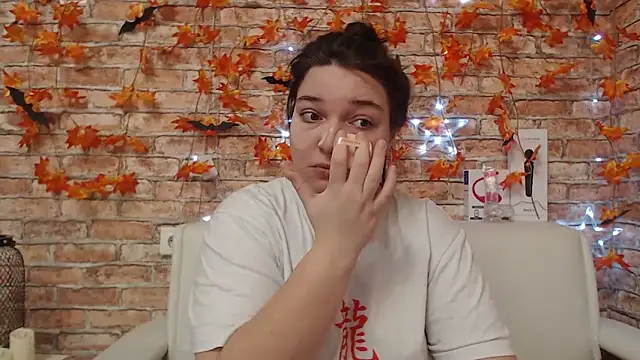 Amelia Kiss  online show from 2, 11, 2025