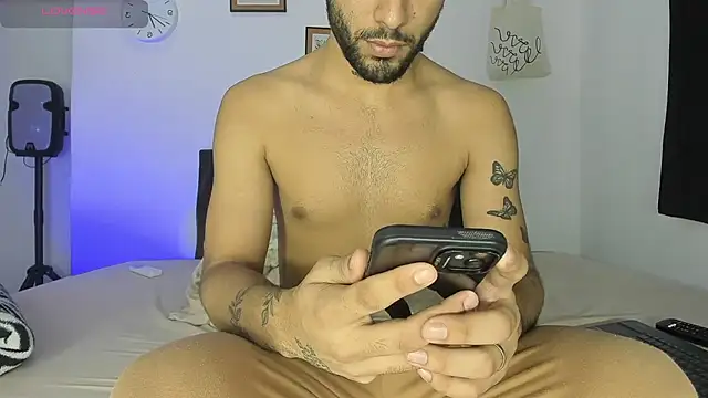 Snapshot of Alex_BigDickkk chatting on 27, 11, 2025 Alex BigDickkk online show from 27, 11, 2025