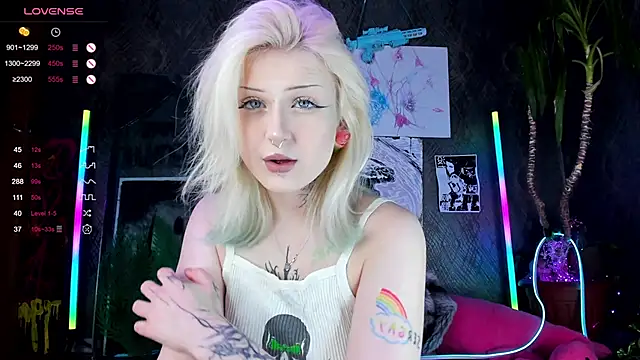 Snapshot of little_grinch666 chatting on 27, 2, 2025 little grinch666 online show from 27, 2, 2025