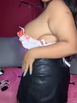 Snapshot of Playful__Princess chatting on 2, 2, 2025 Playful  Princess online show from 2, 2, 2025