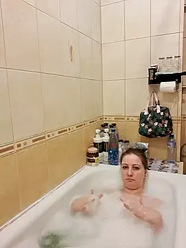 Sakura Green online show from 18, 2, 2025