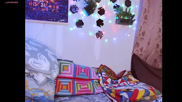 Sakura Green online show from 13, 2, 2026