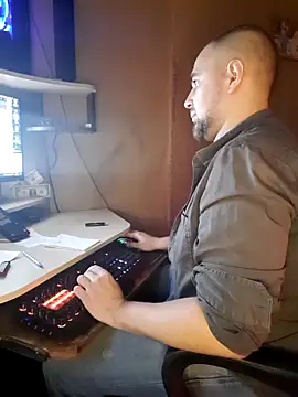 Foxyshaved online show from 16, 1, 2025