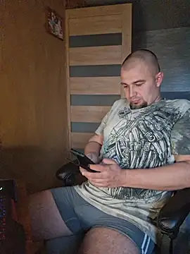 Foxyshaved online show from 3, 10, 2025