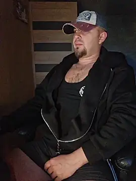 Foxyshaved online show from 4, 10, 2025