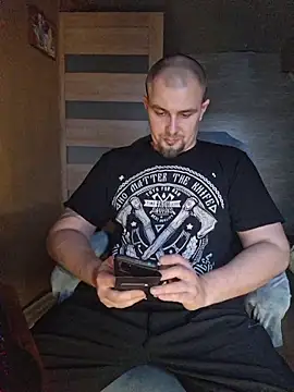 Foxyshaved online show from 1, 12, 2025