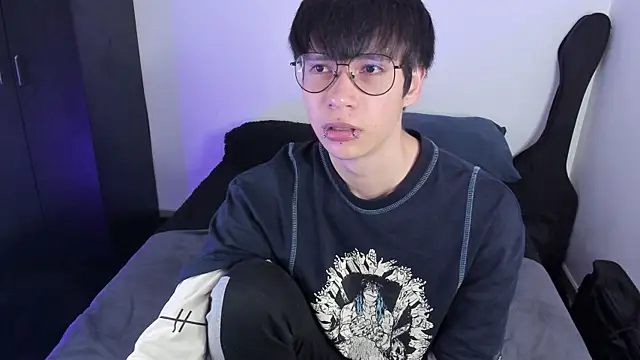 Aventure Twinks online show from 26, 10, 2025