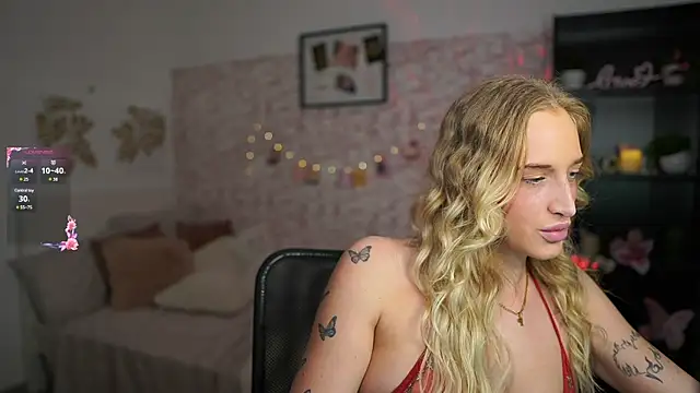 Nicolette  Shea  online show from 19, 3, 2025