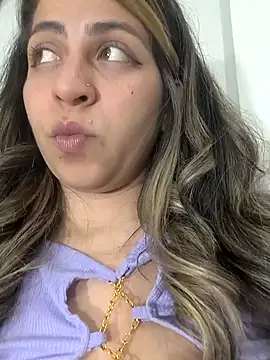 Snapshot of Rose_Gang chatting on 1, 1, 2025 Rose Gang online show from 1, 1, 2025