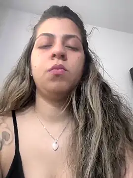 Snapshot of Rose_Gang chatting on 5, 3, 2025 Rose Gang online show from 5, 3, 2025