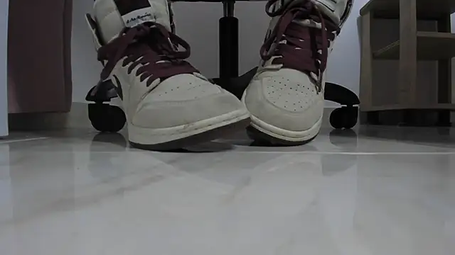 kattypinkk online show from 18, 3, 2026