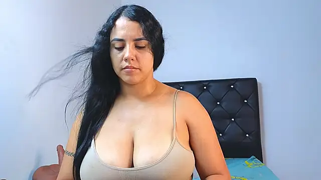 Snapshot of tatiana_big_ass_boobs chatting on 27, 11, 2025 tatiana big ass boobs online show from 27, 11, 2025