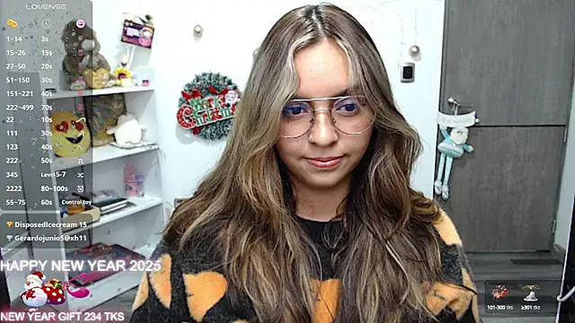 Snapshot of Valery7rose_ chatting on 4, 1, 2025 Valery7rose online show from 4, 1, 2025