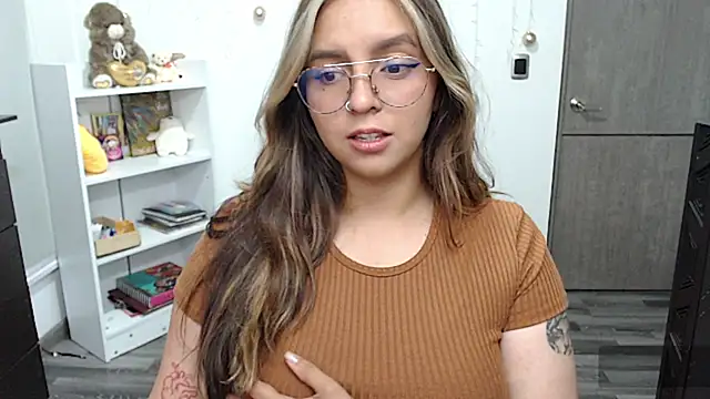 Snapshot of Valery7rose_ chatting on 14, 1, 2025 Valery7rose online show from 14, 1, 2025