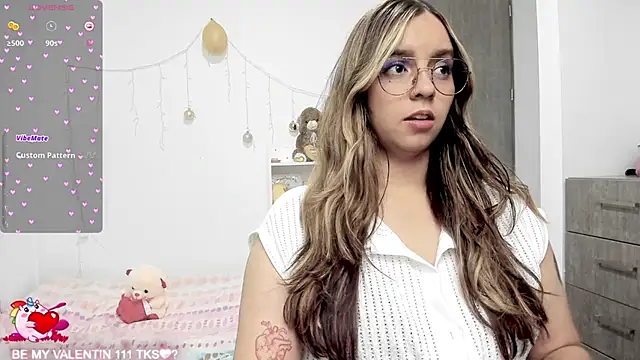 Snapshot of Valery7rose_ chatting on 18, 2, 2025 Valery7rose online show from 18, 2, 2025