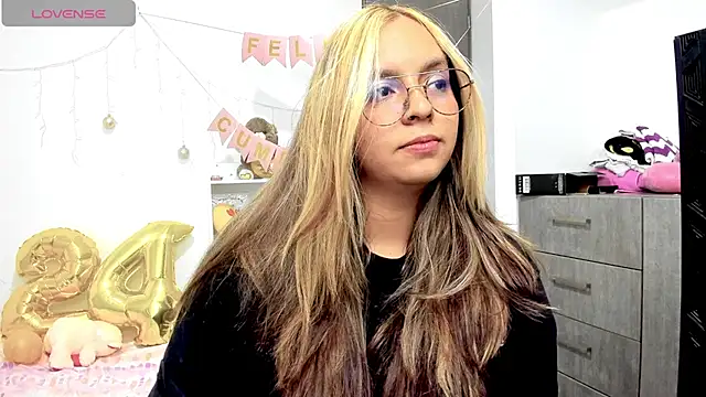 Snapshot of Valery7rose_ chatting on 23, 2, 2025 Valery7rose online show from 23, 2, 2025