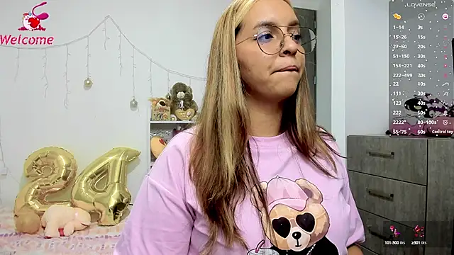 Snapshot of Valery7rose_ chatting on 25, 2, 2025 Valery7rose online show from 25, 2, 2025