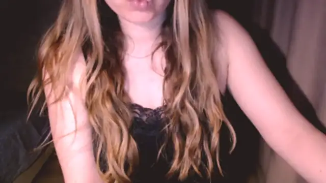 Snapshot of fiona_cute_2 chatting on 24, 5, 2026 fiona cute 2 online show from 24, 5, 2026