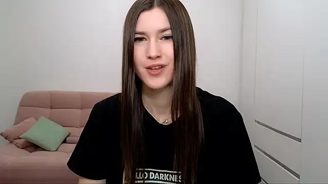 Snapshot of AliciaNewell chatting on 4, 2, 2025 AliciaNewell online show from 4, 2, 2025