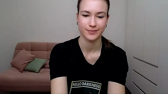 Snapshot of AliciaNewell chatting on 26, 2, 2025 AliciaNewell online show from 26, 2, 2025