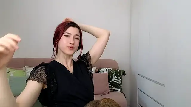 Snapshot of AliciaNewell chatting on 18, 10, 2025 AliciaNewell online show from 18, 10, 2025