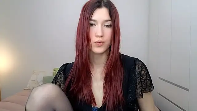 Snapshot of AliciaNewell chatting on 25, 11, 2025 AliciaNewell online show from 25, 11, 2025