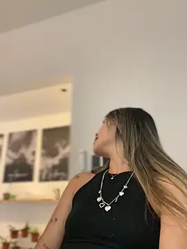 Emilia Bakerr online show from 13, 3, 2025