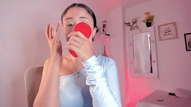 Snapshot of _Caroliinee_ chatting on 2, 10, 2025 Caroliinee online show from 2, 10, 2025