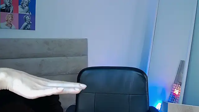 AllieEvans online show from 21, 2, 2025