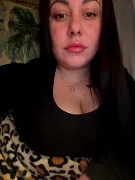 Snapshot of DaisyStreet chatting on 20, 12, 2025 DaisyStreet online show from 20, 12, 2025