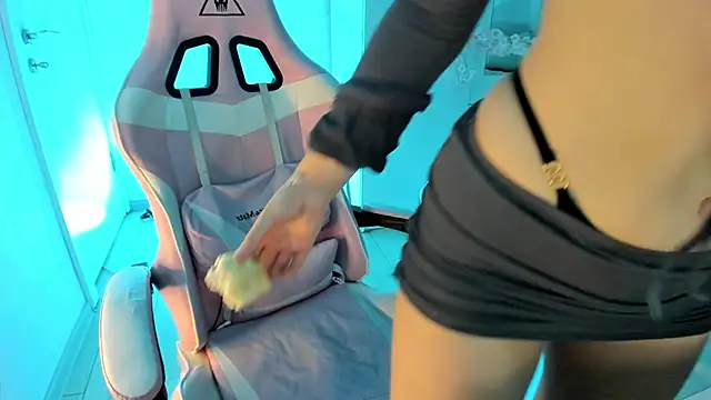 KaylaLaine online show from 13, 9, 2025