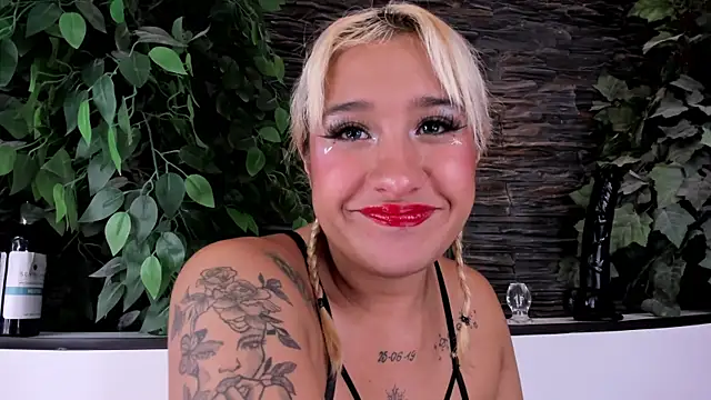 miss danika online show from 1, 3, 2025