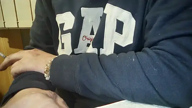 Snapshot of DjiniCD chatting on 6, 2, 2026 DjiniCD online show from 6, 2, 2026